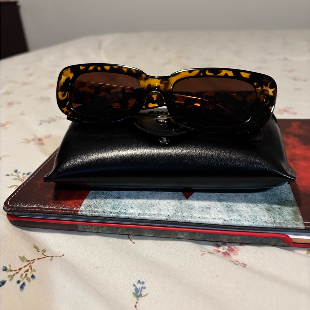 SHEIN Brown Tortoise Rectangular Sunglasses